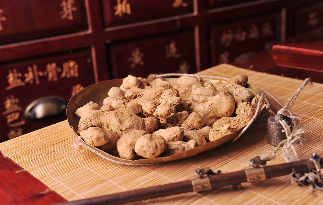 夏天适合吃三七粉吗？夏天吃三七粉的好处和注意事