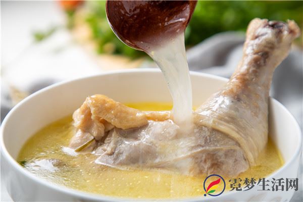 鸡汤怎么炖好喝又营养 怎么熬鸡汤(图1)