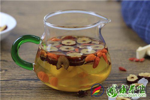 红枣枸杞泡水有哪些好处 红枣枸杞水的做法