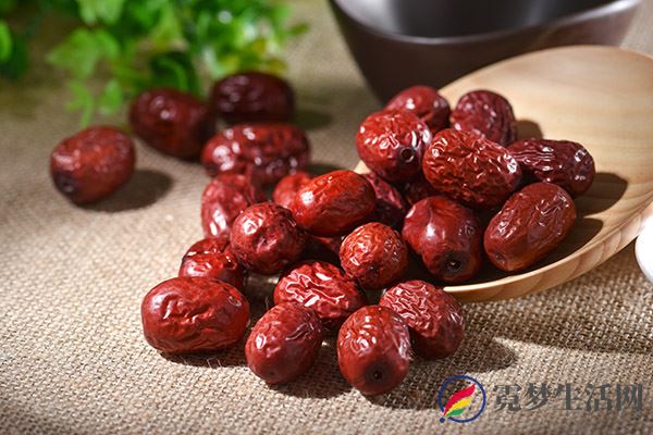 红枣的功效与作用 红枣的好处(图1)