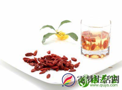 枸杞粥可以补肾益精,养血明目