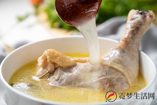 鸡汤怎么炖好喝又营养 鸡汤的做法(图1)