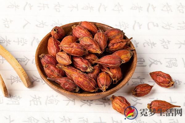 栀子泡水喝有什么好处