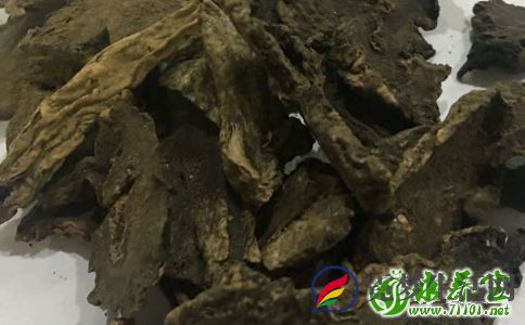 玄参与西洋参能同吃吗 玄参与西洋参的区别 玄参的功效