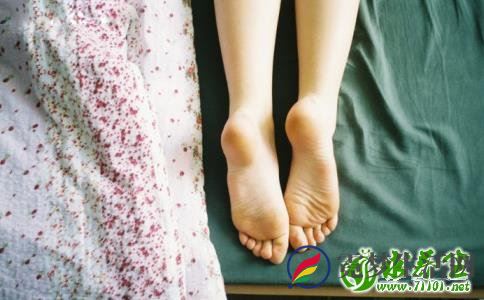 拉脚筋能不能养生 拉脚筋能养生吗 正确拉脚筋方法