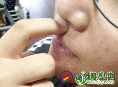 刺激人中对另一主要生命特征