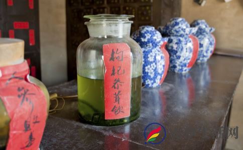 枸杞壮阳酒的泡法 枸杞怎么泡壮阳酒 泡药酒的方法