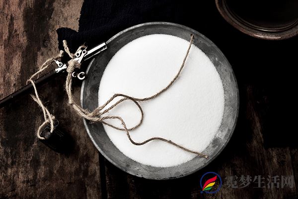 用盐洗脸有什么好处 用盐洗脸的注意事项(图3)