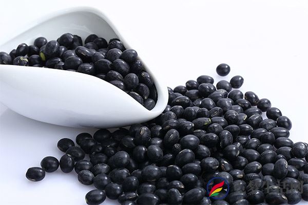 醋泡黑豆的功效与作用 醋泡黑豆的好处(图1)